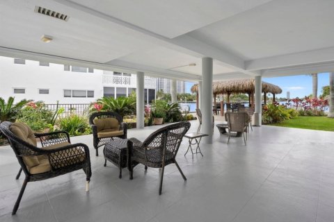 Copropriété à vendre à Hallandale Beach, Floride: 1 chambre, 72.19 m2 № 1992549 - photo 20