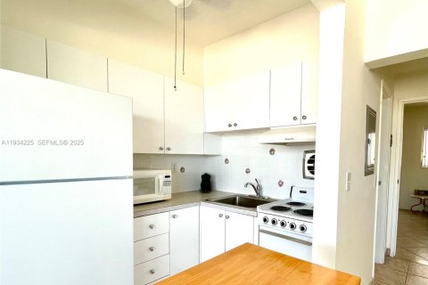 Copropriété à vendre à Hallandale Beach, Floride: 1 chambre, 72.19 m2 № 1992549 - photo 5