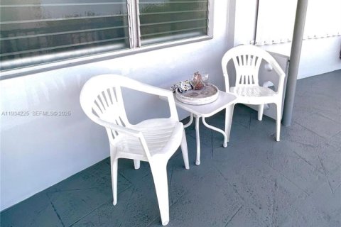 Copropriété à vendre à Hallandale Beach, Floride: 1 chambre, 72.19 m2 № 1992549 - photo 12