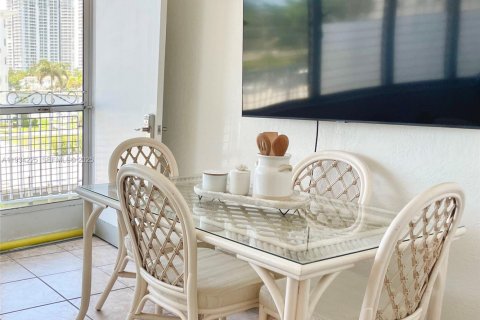 Copropriété à vendre à Hallandale Beach, Floride: 1 chambre, 72.19 m2 № 1992549 - photo 4