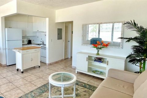 Copropriété à vendre à Hallandale Beach, Floride: 1 chambre, 72.19 m2 № 1992549 - photo 6