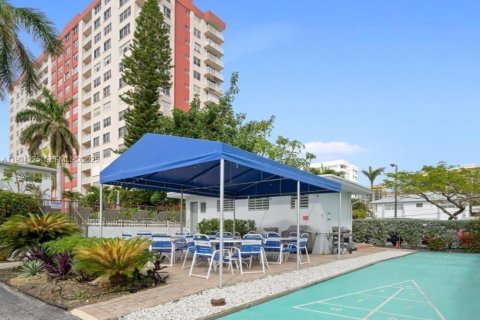 Copropriété à vendre à Hallandale Beach, Floride: 1 chambre, 72.19 m2 № 1992549 - photo 22
