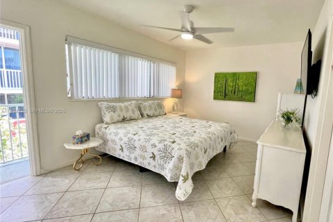 Copropriété à vendre à Hallandale Beach, Floride: 1 chambre, 72.19 m2 № 1992549 - photo 9