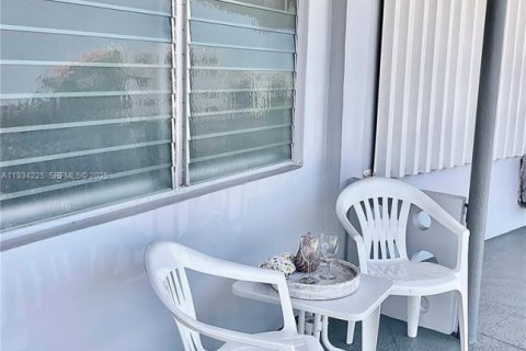 Copropriété à vendre à Hallandale Beach, Floride: 1 chambre, 72.19 m2 № 1992549 - photo 13