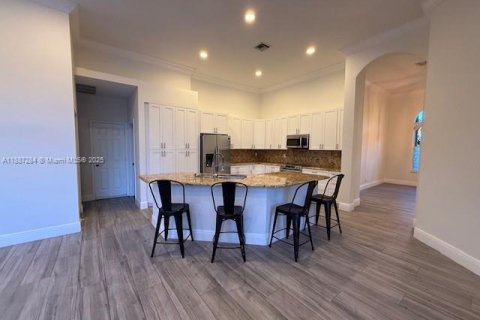 House in Weston, Florida 5 bedrooms, 241.45 sq.m. № 1942197 - photo 12