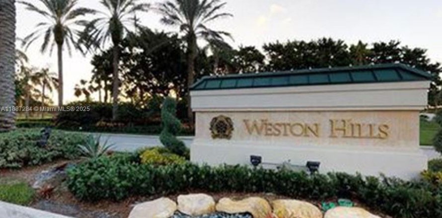 Villa ou maison à Weston, Floride 5 chambres, 241.45 m2 № 1942197