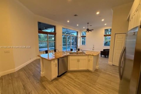 Casa en alquiler en Weston, Florida, 5 dormitorios, 241.45 m2 № 1942197 - foto 7