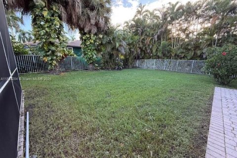 House in Weston, Florida 5 bedrooms, 241.45 sq.m. № 1942197 - photo 20
