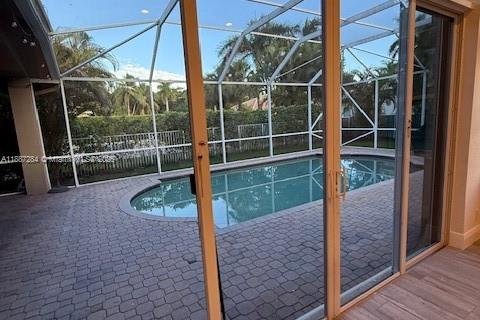 House in Weston, Florida 5 bedrooms, 241.45 sq.m. № 1942197 - photo 9