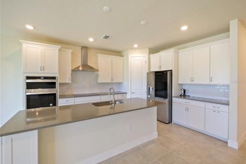 Casa en alquiler en Kissimmee, Florida, 4 dormitorios, 267.84 m2 № 1914473 - foto 21