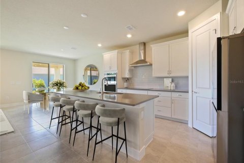 Casa en alquiler en Kissimmee, Florida, 4 dormitorios, 267.84 m2 № 1914473 - foto 2