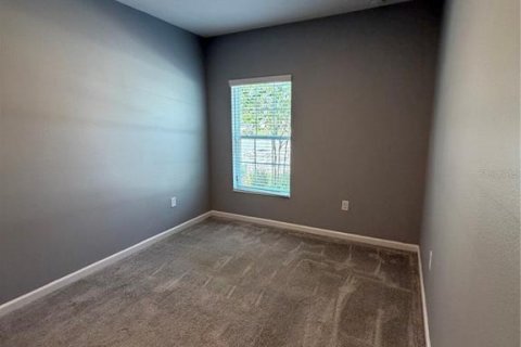 Townhouse in Oviedo, Florida 4 bedrooms, 167.32 sq.m. № 2198455 - photo 14