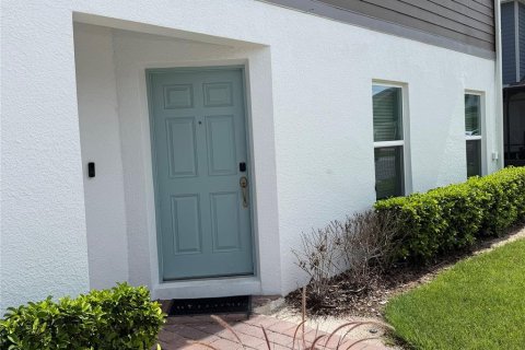 Townhouse in Oviedo, Florida 4 bedrooms, 167.32 sq.m. № 2198455 - photo 4