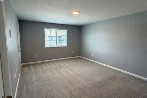 Townhouse in Oviedo, Florida 4 bedrooms, 167.32 sq.m. № 2198455 - photo 16