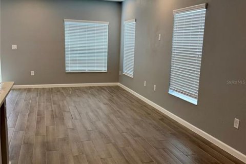 Townhouse in Oviedo, Florida 4 bedrooms, 167.32 sq.m. № 2198455 - photo 9