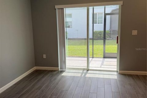 Townhouse in Oviedo, Florida 4 bedrooms, 167.32 sq.m. № 2198455 - photo 11
