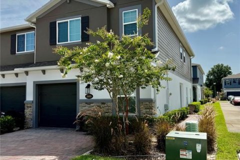 Townhouse in Oviedo, Florida 4 bedrooms, 167.32 sq.m. № 2198455 - photo 2