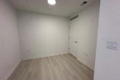 Condo in Orlando, Florida, 1 bedroom № 2209890 - photo 5