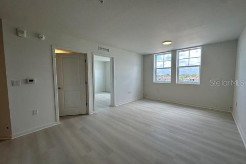 Condo in Orlando, Florida, 1 bedroom № 2209890 - photo 2
