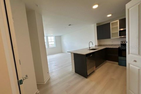 Condo in Orlando, Florida, 1 bedroom № 2209890 - photo 6