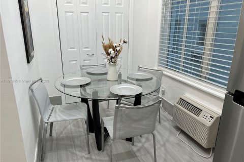Copropriété à vendre à Miami Beach, Floride: 1 chambre, 31.59 m2 № 1979436 - photo 4