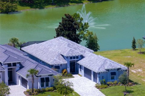 House in Palm Coast, Florida 4 bedrooms, 211.17 sq.m. № 1347018 - photo 2