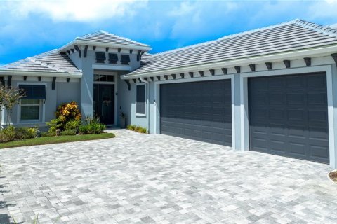 House in Palm Coast, Florida 4 bedrooms, 211.17 sq.m. № 1347018 - photo 3
