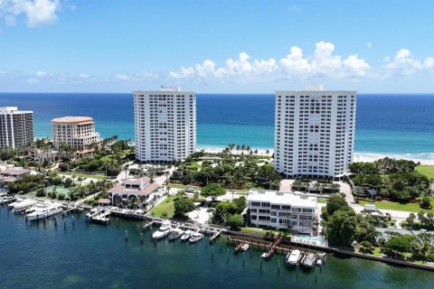 Copropriété à vendre à Boca Raton, Floride: 2 chambres, 125.51 m2 № 2158395 - photo 1