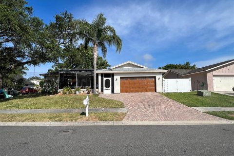 Casa en alquiler en Safety Harbor, Florida, 3 dormitorios, 188.03 m2 № 1839972 - foto 1