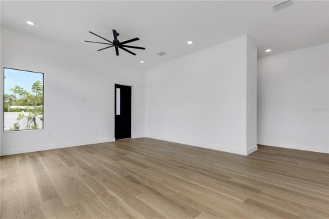 House in Sarasota, Florida 4 bedrooms, 255.48 sq.m. № 2125249 - photo 29