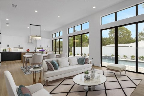 House in Sarasota, Florida 4 bedrooms, 255.48 sq.m. № 2125249 - photo 18