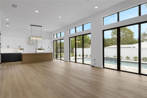 House in Sarasota, Florida 4 bedrooms, 255.48 sq.m. № 2125249 - photo 23