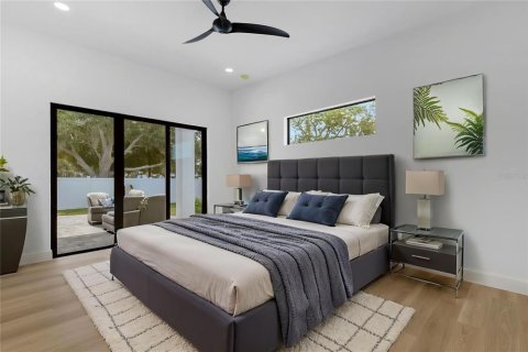 House in Sarasota, Florida 4 bedrooms, 255.48 sq.m. № 2125249 - photo 21