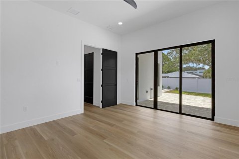 House in Sarasota, Florida 4 bedrooms, 255.48 sq.m. № 2125249 - photo 3