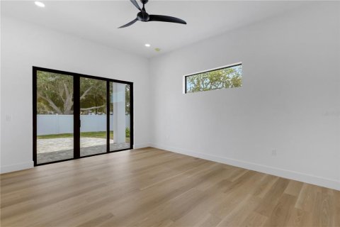 House in Sarasota, Florida 4 bedrooms, 255.48 sq.m. № 2125249 - photo 2