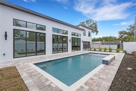 House in Sarasota, Florida 4 bedrooms, 255.48 sq.m. № 2125249 - photo 9