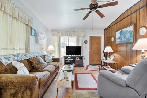 Villa ou maison à vendre à Homestead, Floride: 3 chambres, 93.65 m2 № 1938826 - photo 27