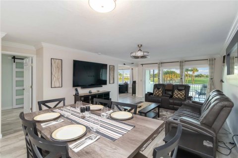 Copropriété à vendre à Sarasota, Floride: 2 chambres, 103.86 m2 № 1725251 - photo 8