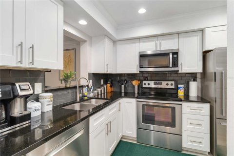 Copropriété à vendre à Sarasota, Floride: 2 chambres, 103.86 m2 № 1725251 - photo 11
