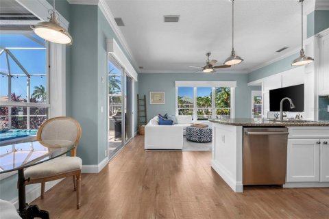 Villa ou maison à vendre à Bradenton, Floride: 3 chambres, 194.07 m2 № 2419604 - photo 15