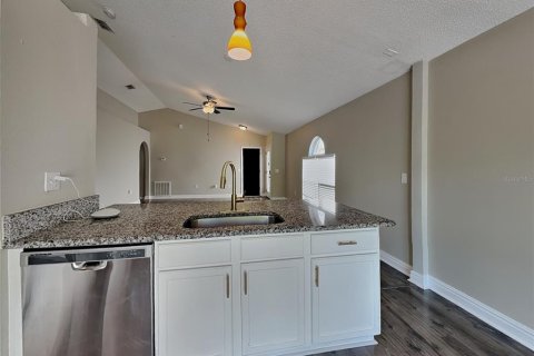 Villa ou maison à louer à Riverview, Floride: 3 chambres, 120.03 m2 № 2117664 - photo 6