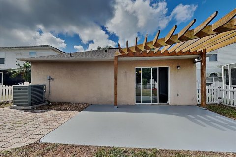 Villa ou maison à louer à Riverview, Floride: 3 chambres, 120.03 m2 № 2117664 - photo 15