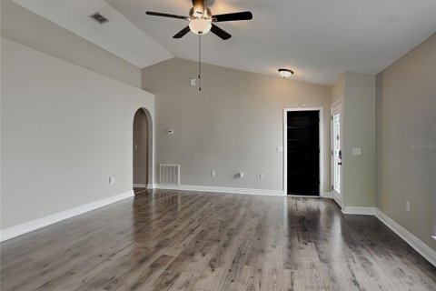 Villa ou maison à louer à Riverview, Floride: 3 chambres, 120.03 m2 № 2117664 - photo 3