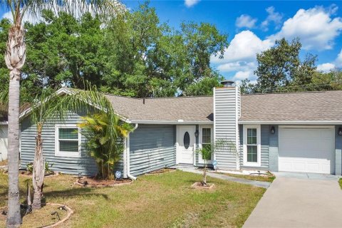 House in Lakeland, Florida 3 bedrooms, 110 sq.m. № 1723817 - photo 1