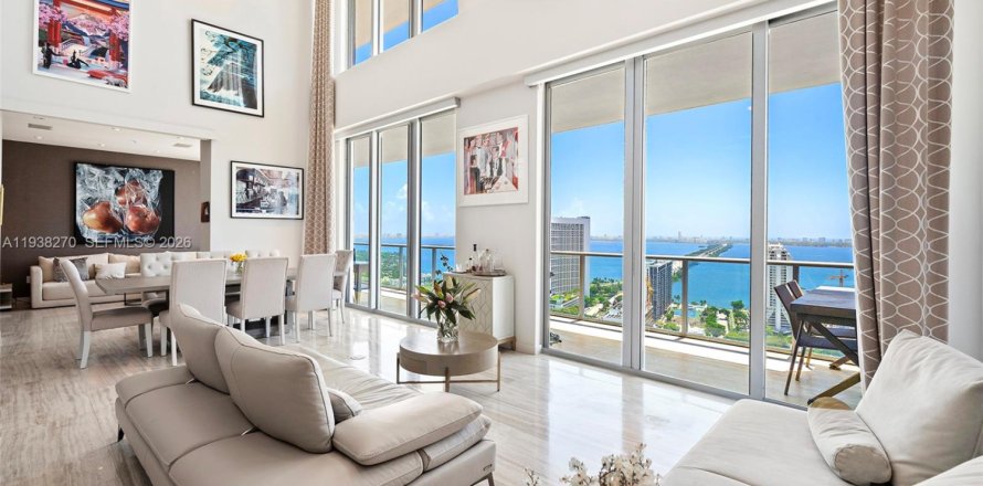 Condo à Miami, Floride, 3 chambres  № 1996102