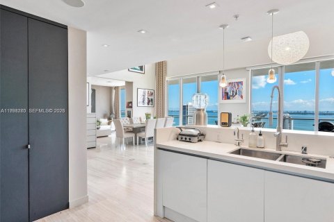 Copropriété à vendre à Miami, Floride: 3 chambres, 272.02 m2 № 1996102 - photo 14