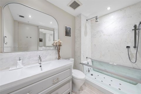 Copropriété à vendre à Miami, Floride: 3 chambres, 272.02 m2 № 1996102 - photo 28