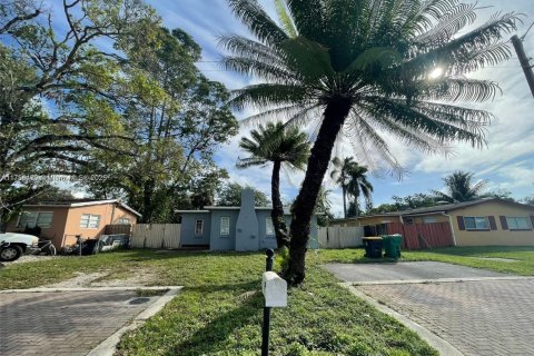 Дом в Дания-Бич, Флорида 3 спальни, 90.95м2 № 2023662