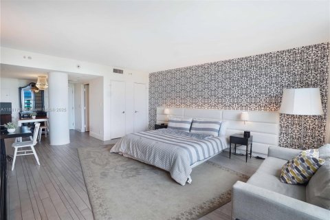 Condo in Miami Beach, Florida  № 1938635 - photo 5