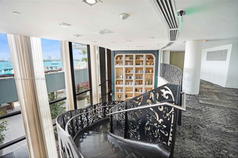 Condo in Miami Beach, Florida  № 1938635 - photo 27